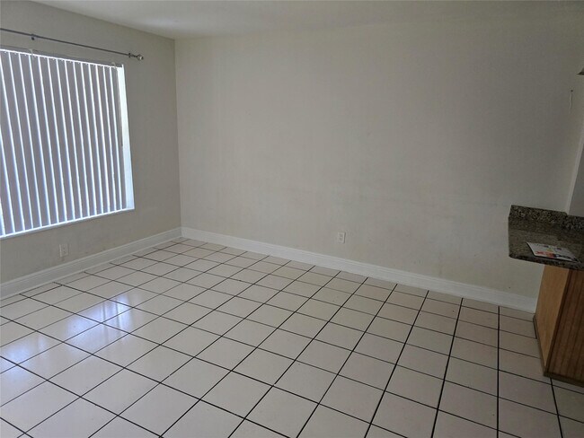 Building Photo - 807 W Las Olas Blvd