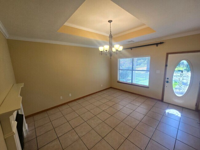 Building Photo - 333 Edgewood Dr