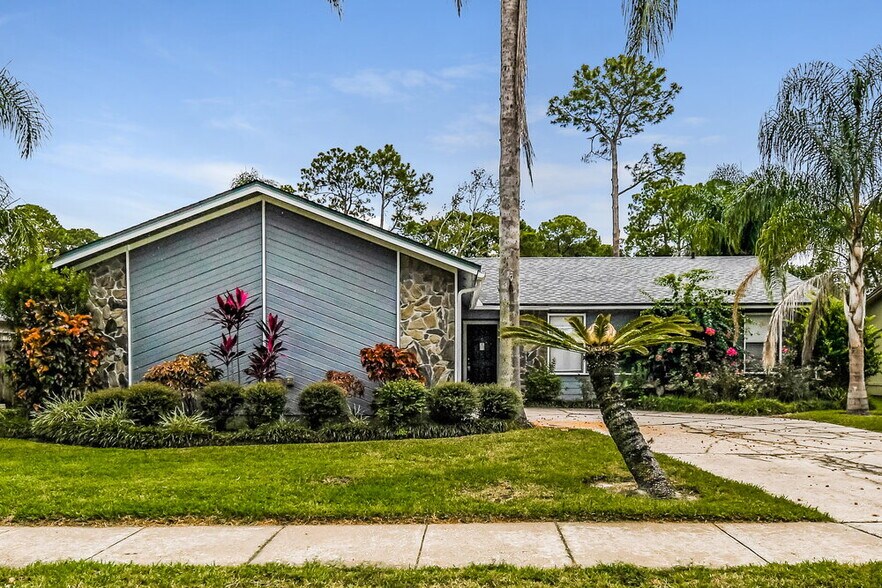 Primary Photo - 3342 Laurel Grove N