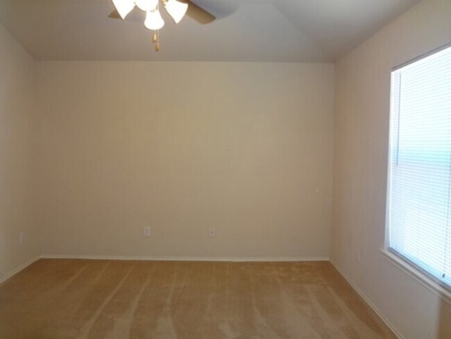 Building Photo - 5405 Soledad Dr