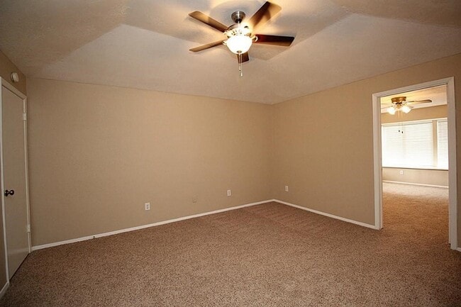 Building Photo - 3873 Pecan Cir