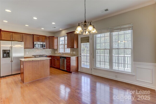 Building Photo - 562 6th Baxter Crossing