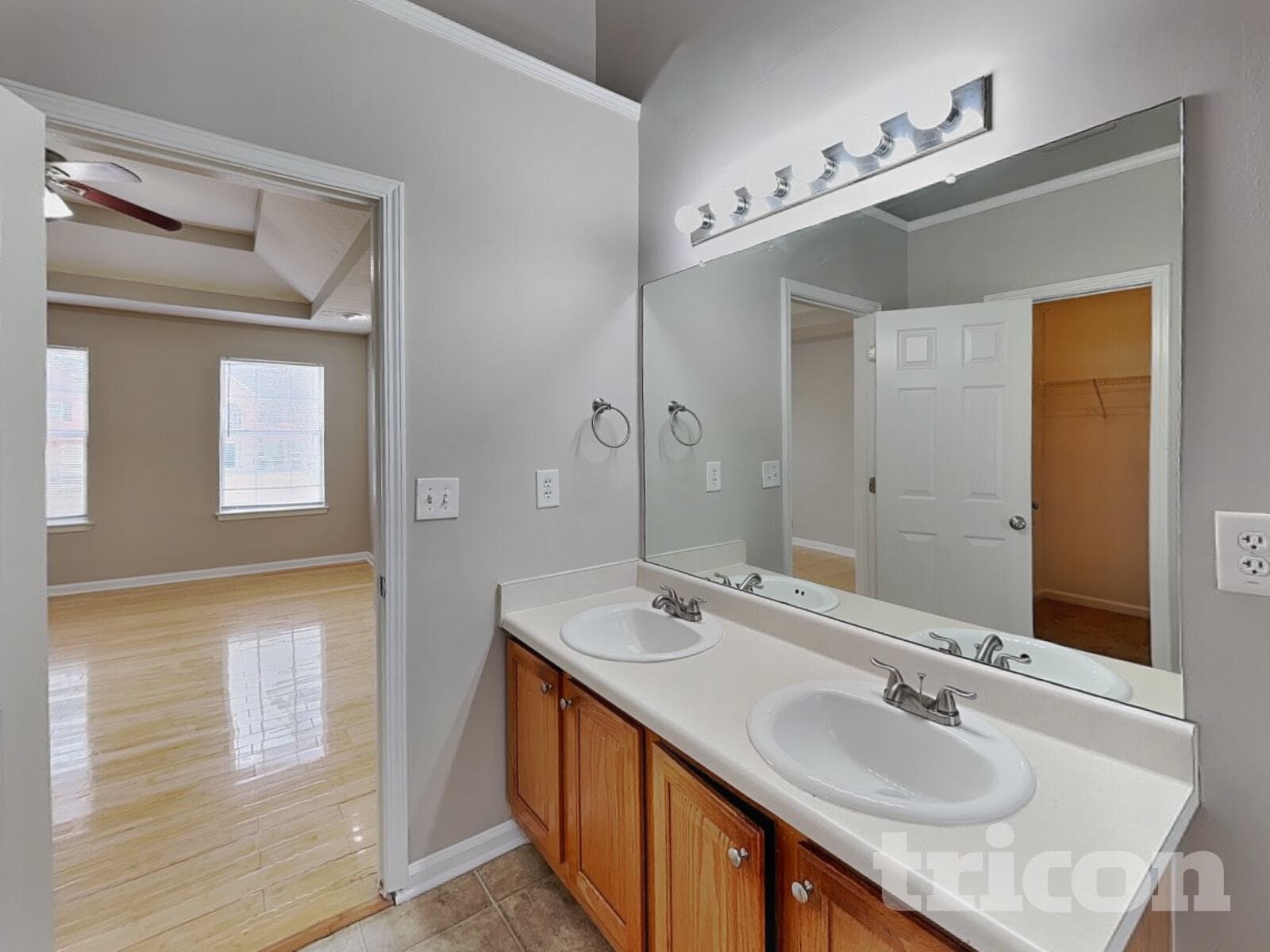 Building Photo - 636 Christina Pl