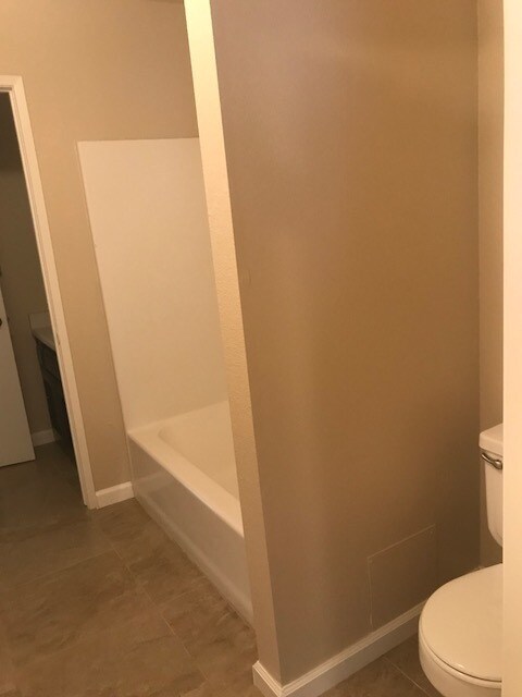 Building Photo - AJ-817