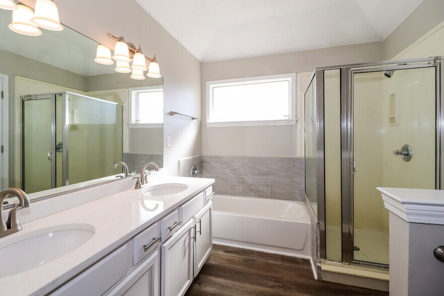 Building Photo - 3920 Pecan Trace Cove