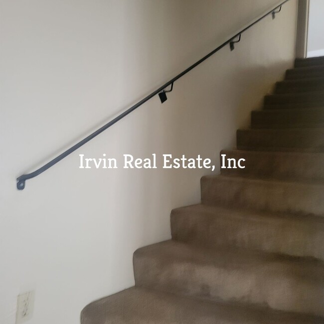 Building Photo - 3 bedroom,1 Bath