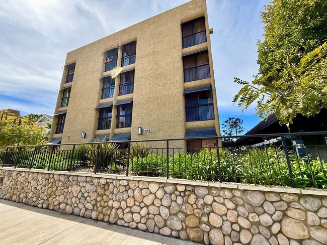 Building Photo - 4082 Albatross St
