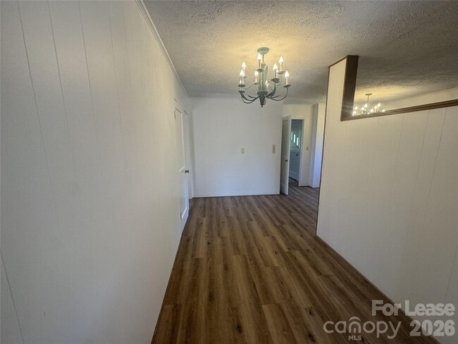 Building Photo - 1203 Hibriten Dr SE