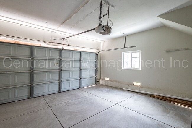 Building Photo - 3 Bedroom/2 Bath Home Near Panorama Bluffs and Garces High School - $2750 Per Month!
