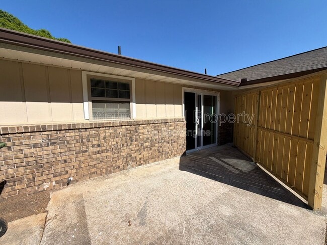 Building Photo - 1502 Waverly Way