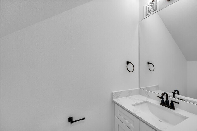 Building Photo - 4320 Avron Dr