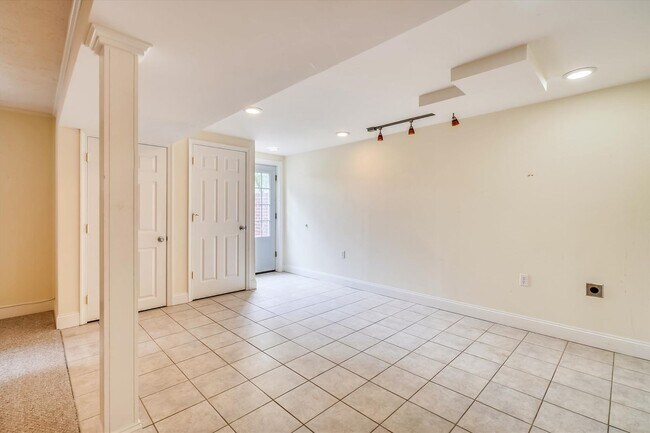 Building Photo - 11200 Powder Horn Dr
