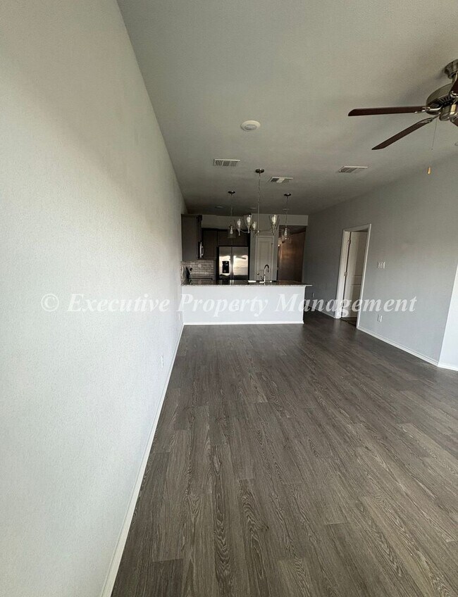 Building Photo - 1211 Lexington Dr