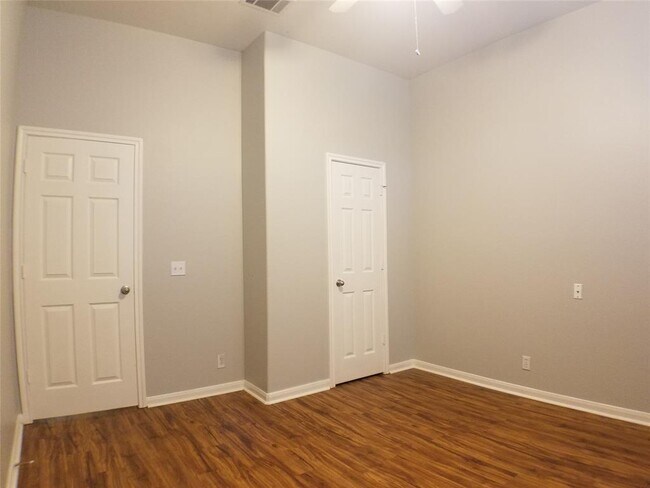 Building Photo - 2502 Allred Dr