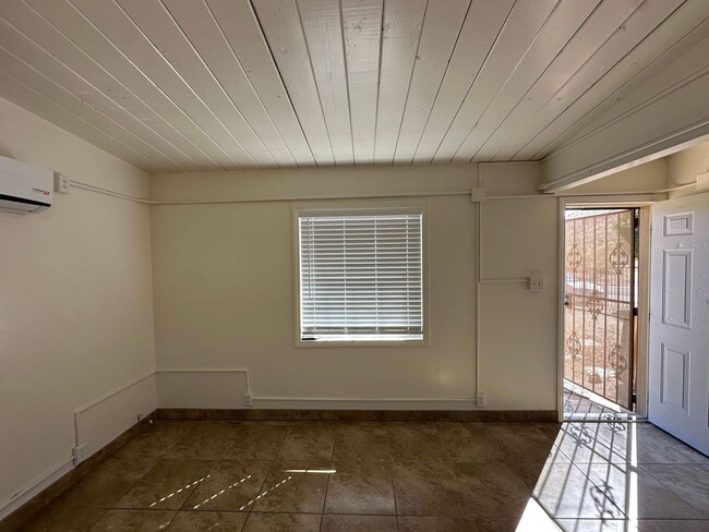 Building Photo - 1 BEDROOM 1 BATH APPLE VALLEY HOME
