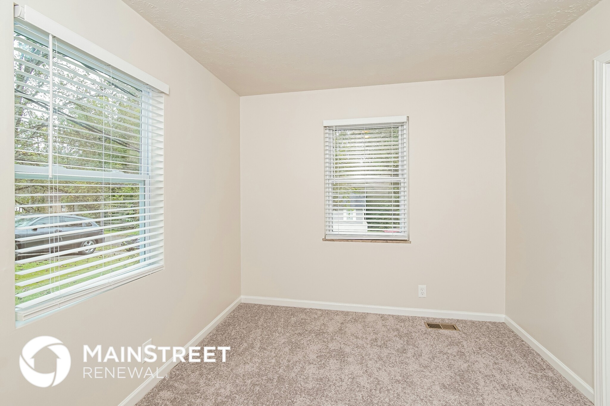 Building Photo - 1049 Roswell Rd