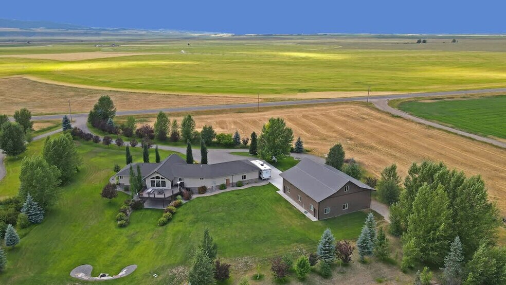 Building Photo - 8067 ID-32 Scenic