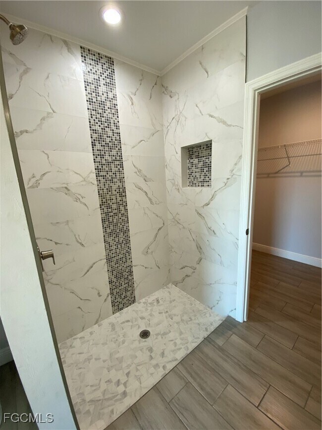 Building Photo - 2213 Hogan Dr