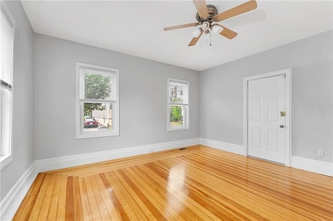 Building Photo - 72 Courtland St