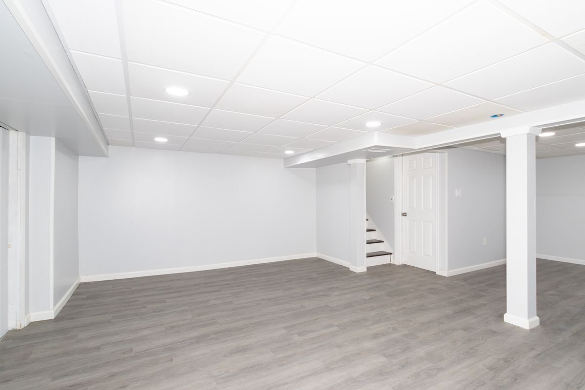 Building Photo - 1170 Gruber Ave