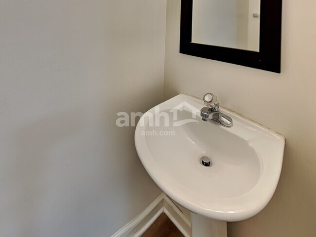 Building Photo - 129 Candle Woods Dr