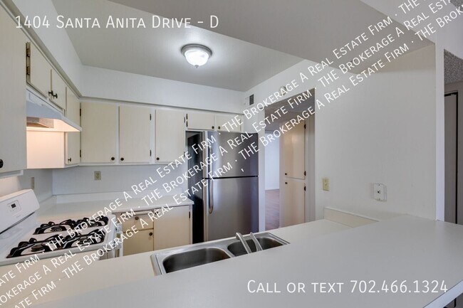 Building Photo - 1404 Santa Anita Dr