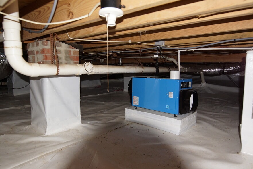 Building Photo - 204 Swiss Lake Dr