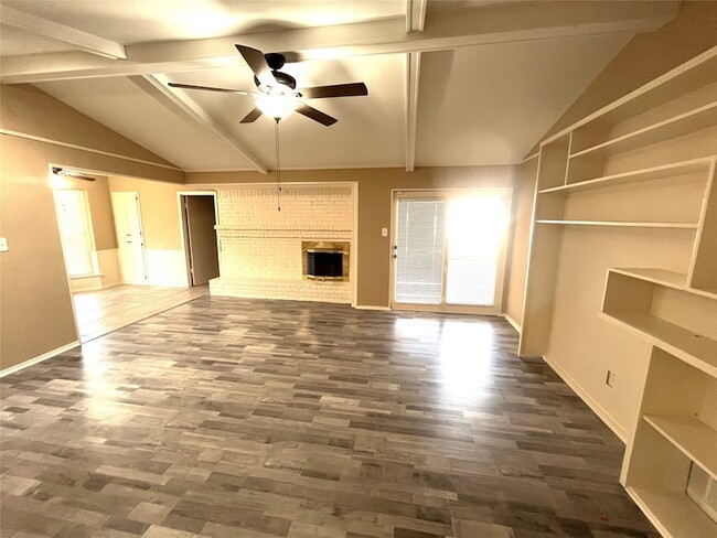 Building Photo - 415 Ray Ave