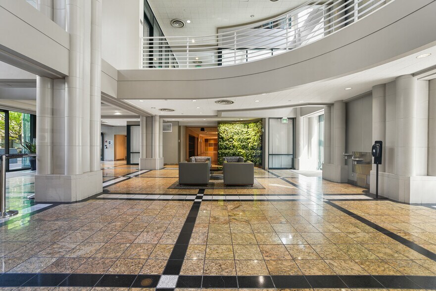 Building Photo - 1 Daniel Burnham Court