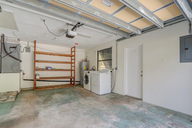 Building Photo - 705 Osprey Way