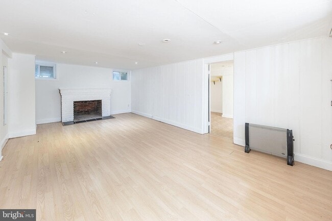 Building Photo - 2804 McKinley St NW