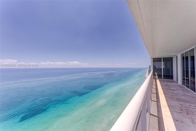 Building Photo - 1830 S Ocean Dr