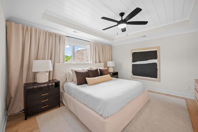 Building Photo - Modern 3 Bed on Nearly an Acre