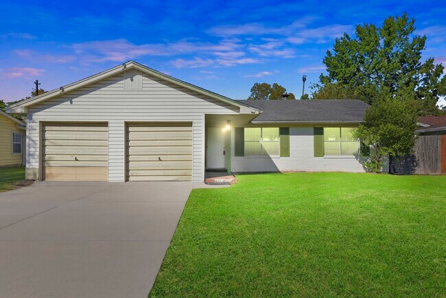 Building Photo - 7138 Mobud Dr