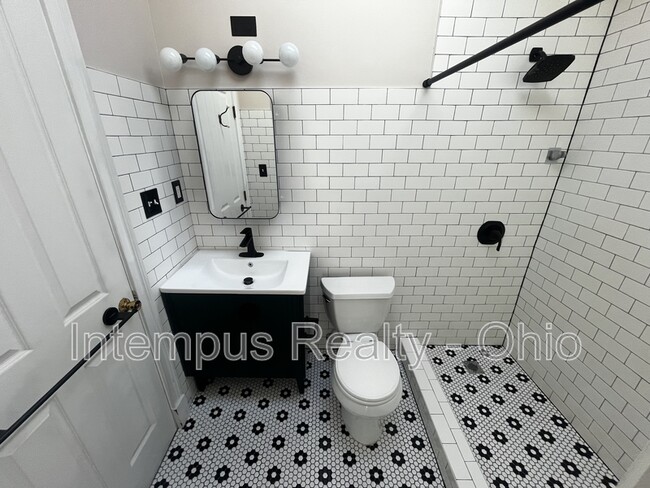 Building Photo - 3724 Stevens Pl