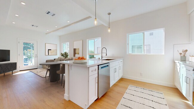 Building Photo - 5133 1/2 W 21st St