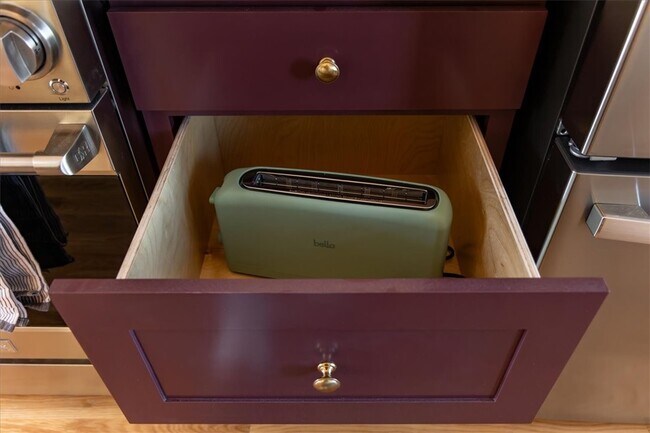 Building Photo - 4611 S 47th St