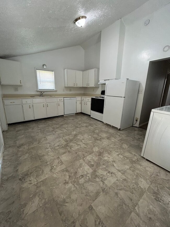 Interior Photo - 1402 Alabama Street