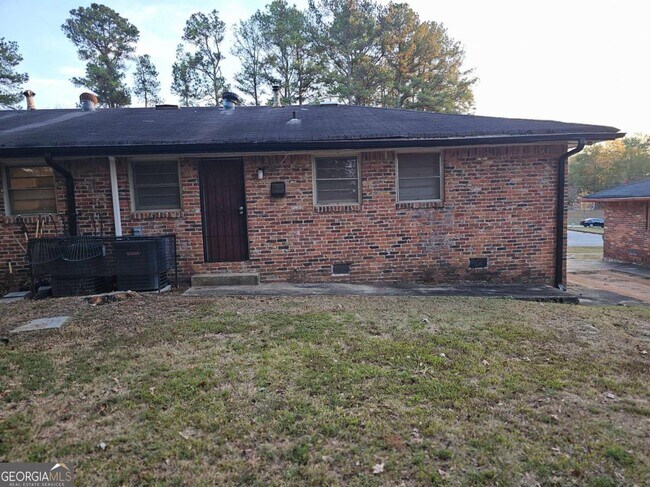 Building Photo - 3223 Tulip Dr