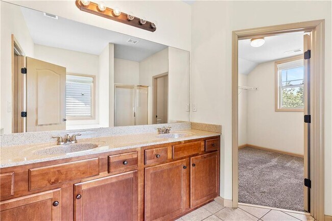 Building Photo - 1492 Station Ridge Ct SE