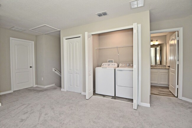 Building Photo - 12163 Water Poppy Ct