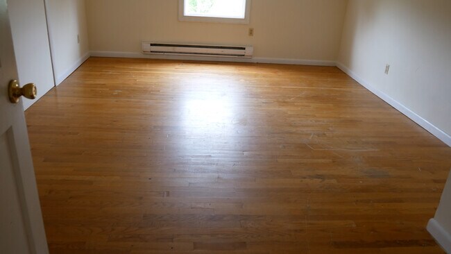 Building Photo - 96 Huntington St