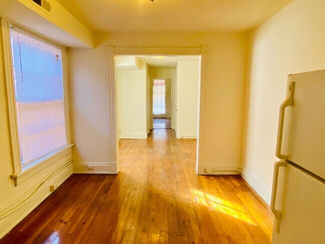 Building Photo - 3322 Ellwood Ave