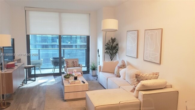 Building Photo - 801 S Miami Ave