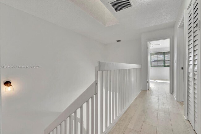 Building Photo - 1381 NW 126th Way