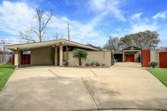 Building Photo - 5303 Tallow Ln