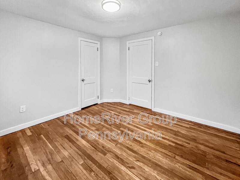 Building Photo - 1066 Elwell St