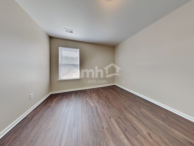 Building Photo - 202 Short Woods Ct