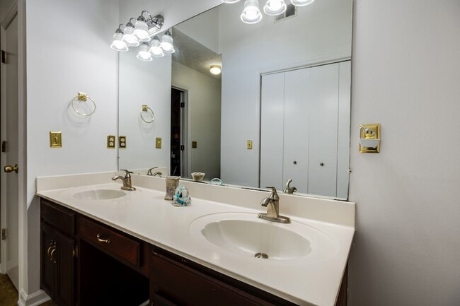 Building Photo - 510 Bridal Way Ct