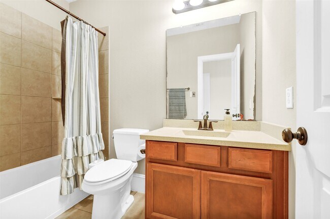 Building Photo - 28606 Rolling Ridge Dr